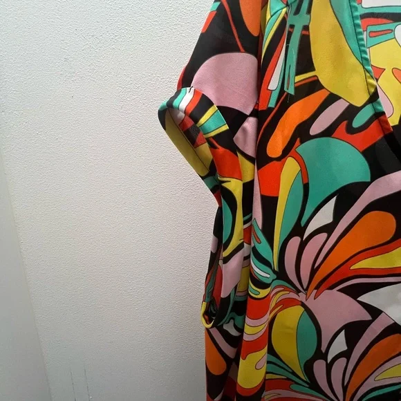 BOLD elements Multicolor Abstract Print V-Neck Top - Picture 4 of 5